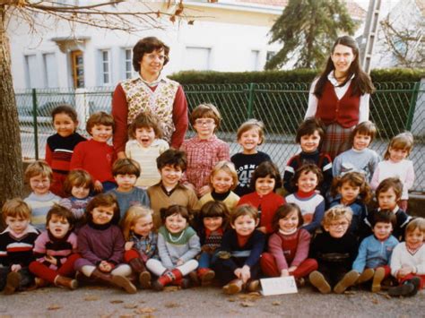 Photo De Classe Maternelle 2 ème Année De 1982 Ecole Bouxieres Thaon