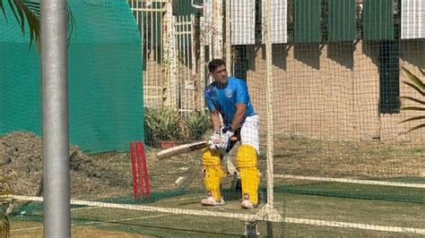 Ipl Fans Rejoice As Ms Dhoni Smashes Huge Sixes In Practice