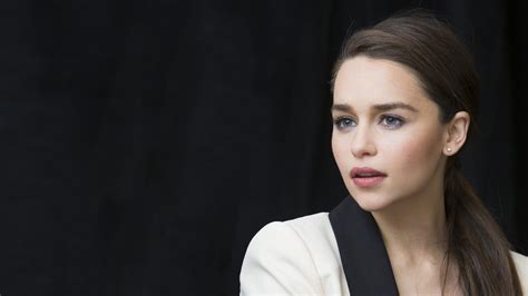 Download Brunette Actress English Celebrity Emilia Clarke 4k Ultra Hd