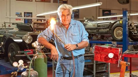 Jay Leno Est Internado Queimaduras Graves Ap S Seu Carro Pegar