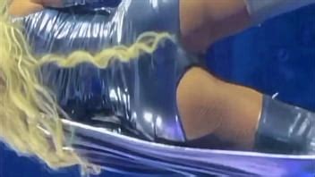 Beyonce Twerking En Falda Plateada XVIDEOS