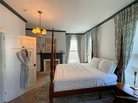 Stanly Suite — The Meadows Inn Bed & Breakfast