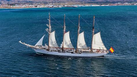 V Deo El Trepidante Paso Del Buque Juan Sebasti N De Elcano Por El