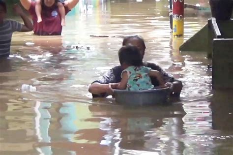 Dapat Kiriman Air Dari Bogor Seratusan Rumah Di Kebon Pala Terendam