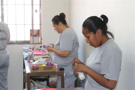 Inician Internas Del Cereso Femenil Un Taller De Manualidades Las