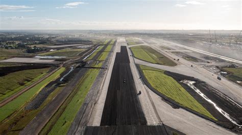 Runway Construction Begins at New Sydney Airport | AirlineGeeks.com