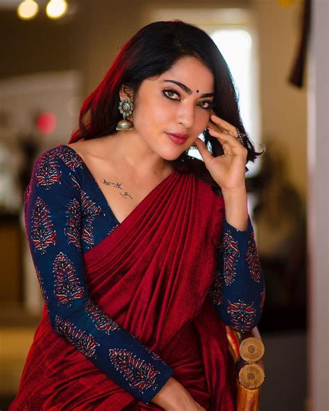 Vj Ramya Subramanian Latest Hot Saree Hd Photos