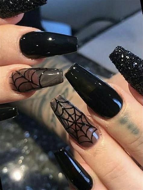 23 Stylish And Spooky Black Halloween Nails Trending This Year Nägel