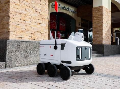 Dubai Trials Food Delivery Robots