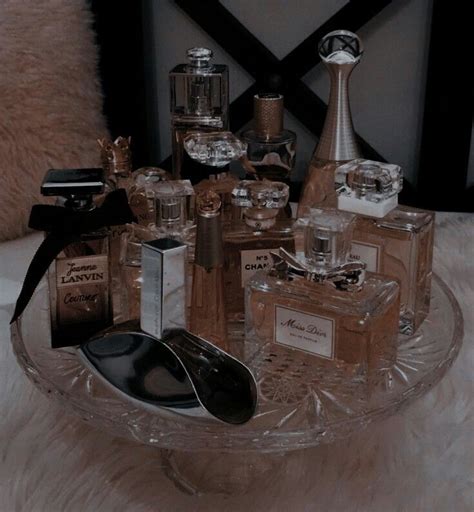 Pingl Par Sarah Lampl Sur Tumbler Collection De Parfums Parfum