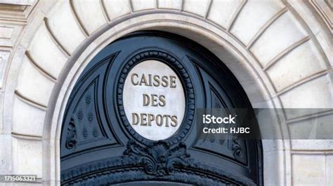 Photo Libre De Droit De Panneau À Lentrée Du Siège De La Caisse Des