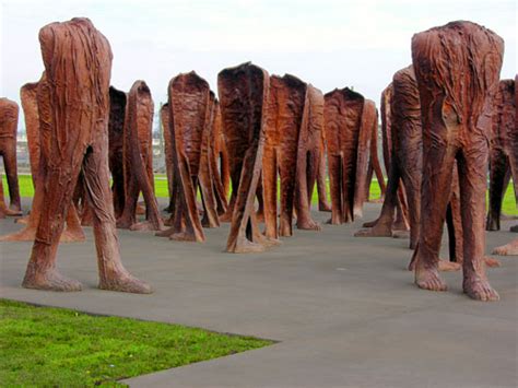 Art Findings: Sculptor - Magdalena Abakanowicz