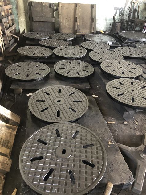 Iron And Casting Product Manhole Cover For Road Good Price Vietnam