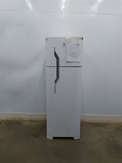 Refrigerador Electrolux Dc35a Duas Portas Cycle Defrost 260l Dc35a