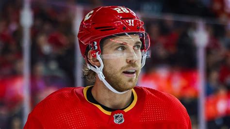 Flames Still Hoping To Re Sign Former First Round Pick Yardbarker