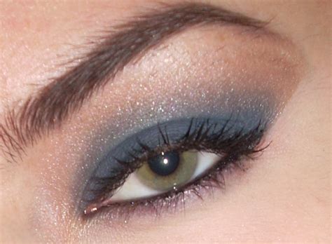 She Likes To Pretend Revlon Matte Eyeshadow In Riviera Blue