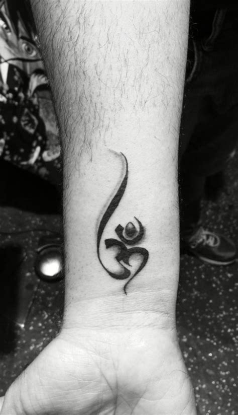 Cool Wrist Tattoos Design and Ideas For Men & Women - Tattoosera