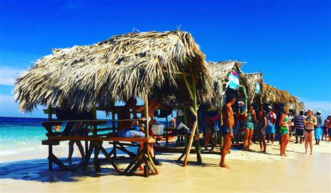 Paradise Island, Cayo Arena, Dominican Republic : Gina Pacelli