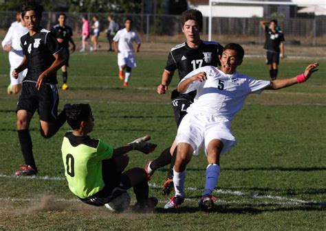 Sonoma Soccer Boys Stun Petaluma