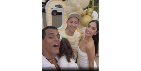 Foto Marcello Melo Jr levou a família e amigos para uma casa só para