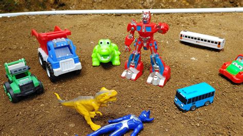 Menemukan Transformer Ultraman Dinosaurus Buaya Mobil Dump Truk