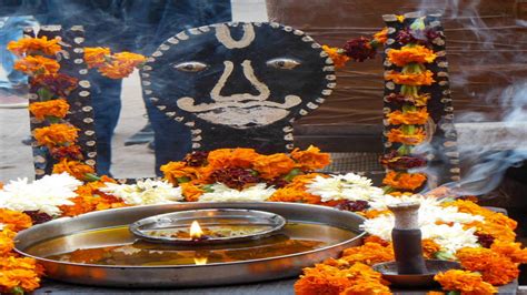 Shaniwar Ke Upay 5 Remedies For Shani Sade Sati And Shani Dosh Know Shani Dev Ko Kaise Prasann