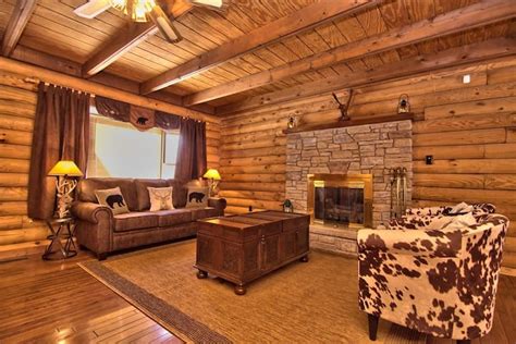 25 Best Cabins With Hot Tub In The Poconos - Updated 2024 | Trip101