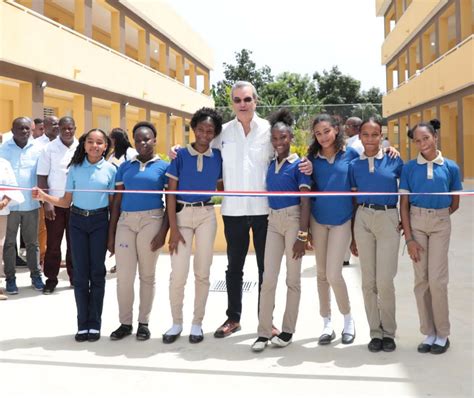 Abinader Inaugura Un Liceo Dos Estancias Infantiles Y Otras Obras