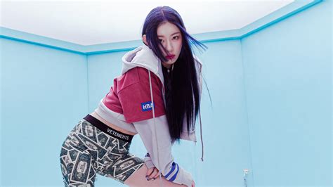 Chaeryeong Itzy Kill My Doubt 4k 2061l Wallpaper Pc Desktop