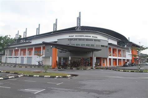 Pusat Kecemerlangan Akuatik Kompleks Sukan Negara Kuching Di Bandar