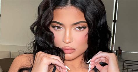 Kylie Jenner Arrasa En Instagram Con Un Explosivo Posado En Bikini