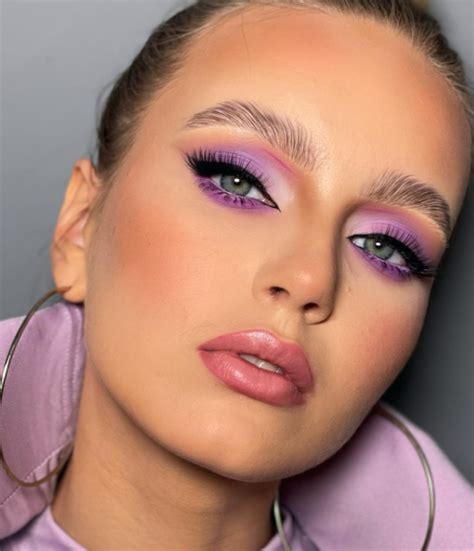 30 Colorful Eye Makeup Looks To Turn Heads Blush And Pearls Purple Makeup Purple Eye Makeup