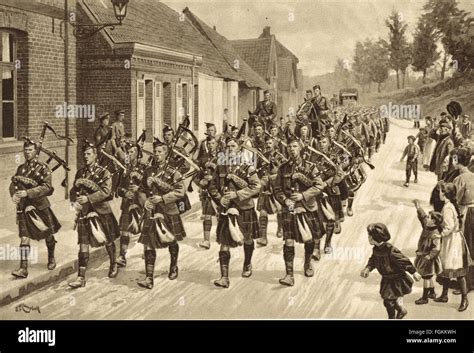 Canadian Highlanders triumphant return from Hill 70, 1917 Stock Photo ...