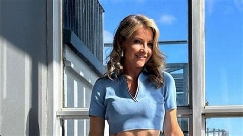 Helen Skelton Looks Incredible As Strictly Star Flashes Her Abs In Crop