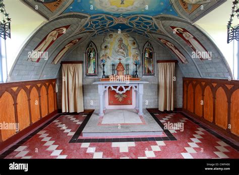 The Italian Chapel interior decoration Catholic chapel on Lamb Holm in ...