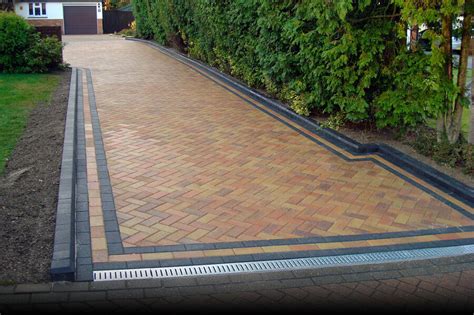 Brick Driveway Edging Ideas - Installing bricks on the driveway is one of the best options for ...