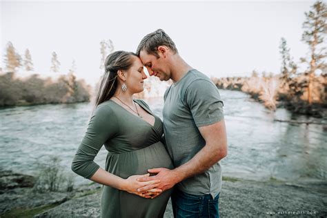 X Spokane Maternity Photographers Esther Edith Maternity Portraits