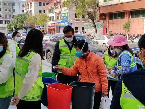 广州南沙：万顷沙镇开展垃圾分类全民行动日宣传活动