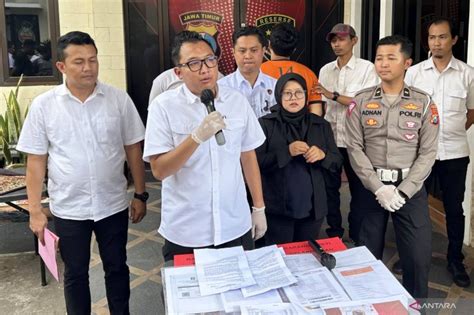 49 Korban Penipuan Umrah Kehilangan Rp 1 9 Miliar