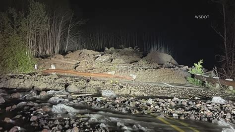 BREAKING People Evacuated After Landslide Near Mt Saint Helens