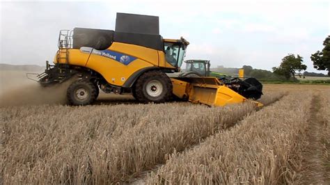 New Holland Cr 9090 Und John Deere W660 YouTube