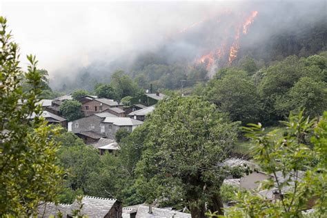 Fotos M S De Incendios Calcinan Miles De Hect Reas Y Obligan A