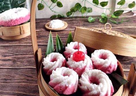 Resep Putu Ayu Merah Putih Oleh Desi Cookpad