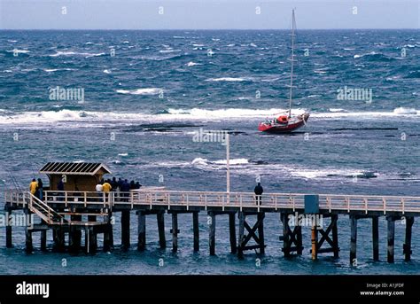 Yacht Aground With Keel Jammed In Rock Cleft The Rip Port Phillip Bay