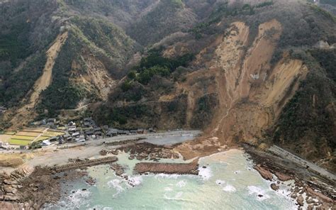 Japan Quake Rescuers Race Against Time As Survival Limit Nears Rnz News