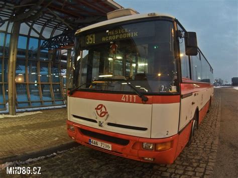 25 let prvních pražských příměstských linek 351 a 352