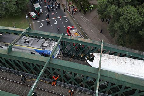 Decenas De Heridos Por Choque De Trenes En Argentina Diario Ep Per