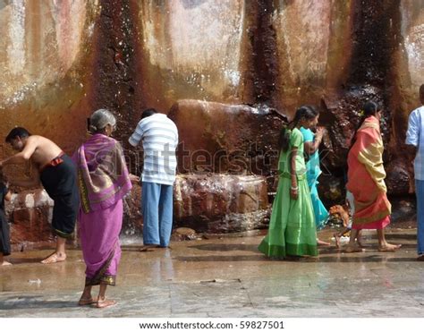 7 imágenes de Tirupati waterfalls - Imágenes, fotos y vectores de stock | Shutterstock