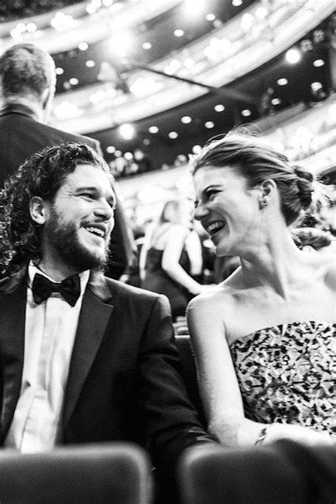 A hét legstílusosabb pasija: Kit Harington | Attori, Kit harington ...