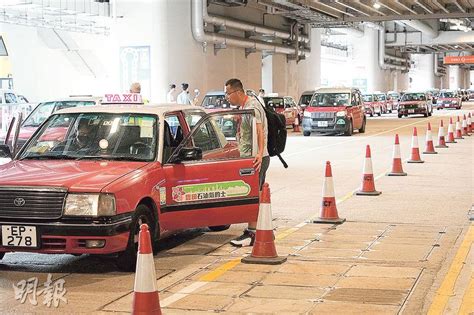 4線免費巴「車等人」 的士久候嘆被搶客 20230810 港聞 每日明報 明報新聞網